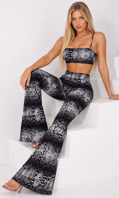Scrunch butt Flare Pants